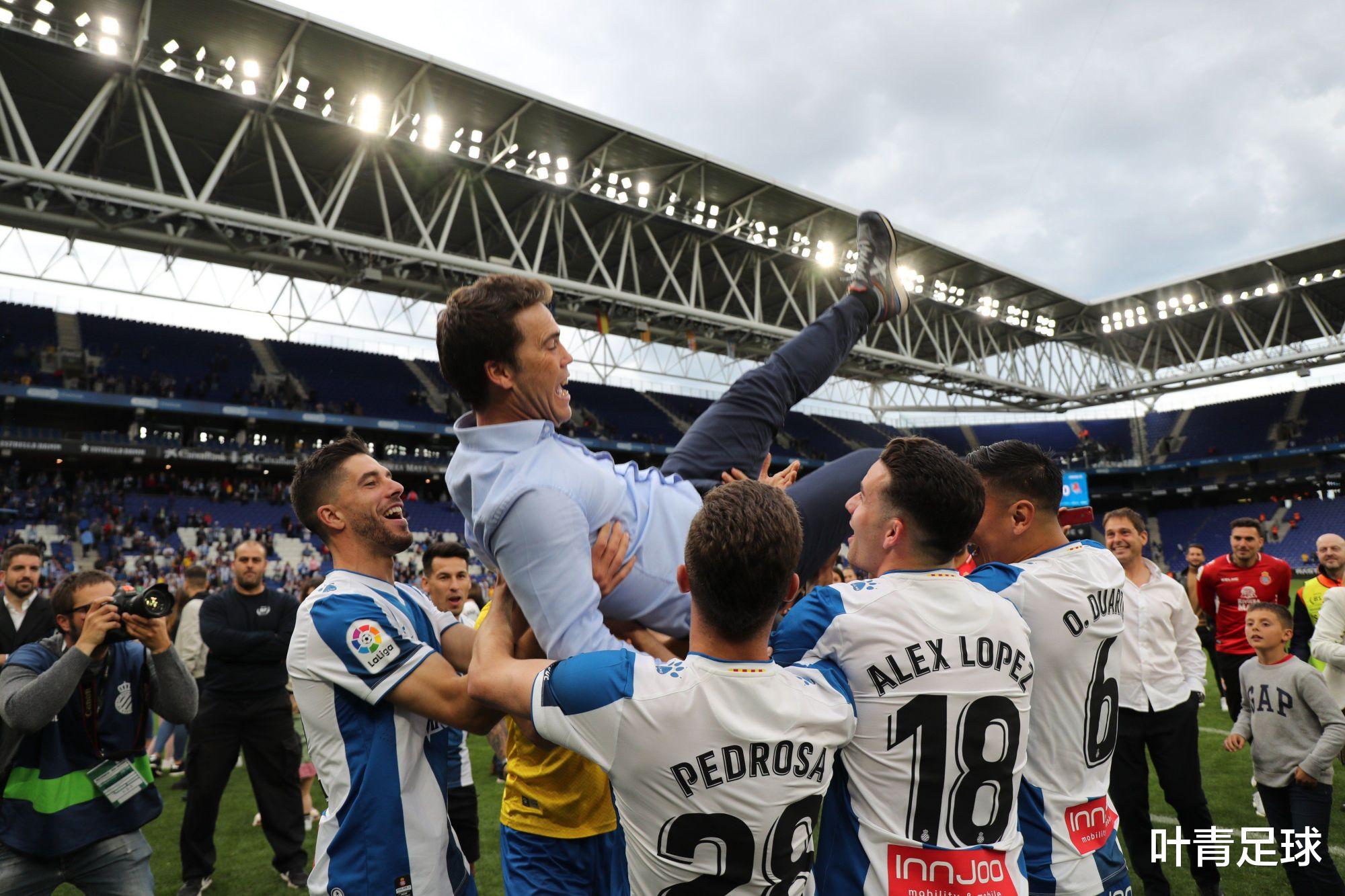 武磊■武磊恩师被炒，前队友变头号水货！2900万打水漂，两败俱伤