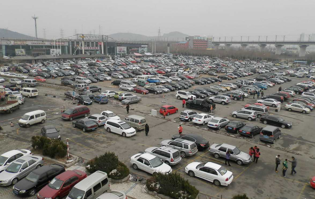 引擎盖|二手车打不着火，打开引擎盖发现“好东西”，女司机：我先吃了啊