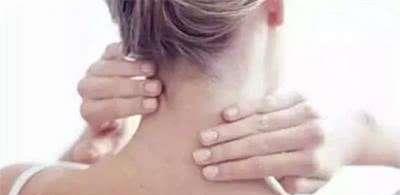 癌细胞|脖子上若发现3个“信号”,可能癌细胞想“苏醒”,早知道早受益