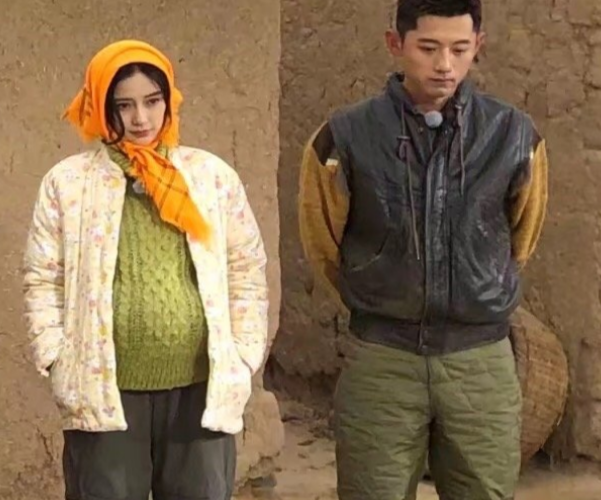 Angelababy|跑男预告：baby戴假肚子扮演孕妇，失去造型和妆容，像个农村妇女