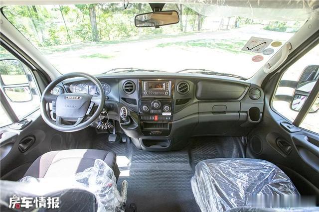 保时捷Macan▲再树亲民C型房车标杆！3.0T柴油机+宝马同款8AT，30多万能5口旅行