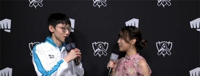 小姐姐|又一位小姐姐应援牛古力，却只发了个背影，看完正面照之后秒懂