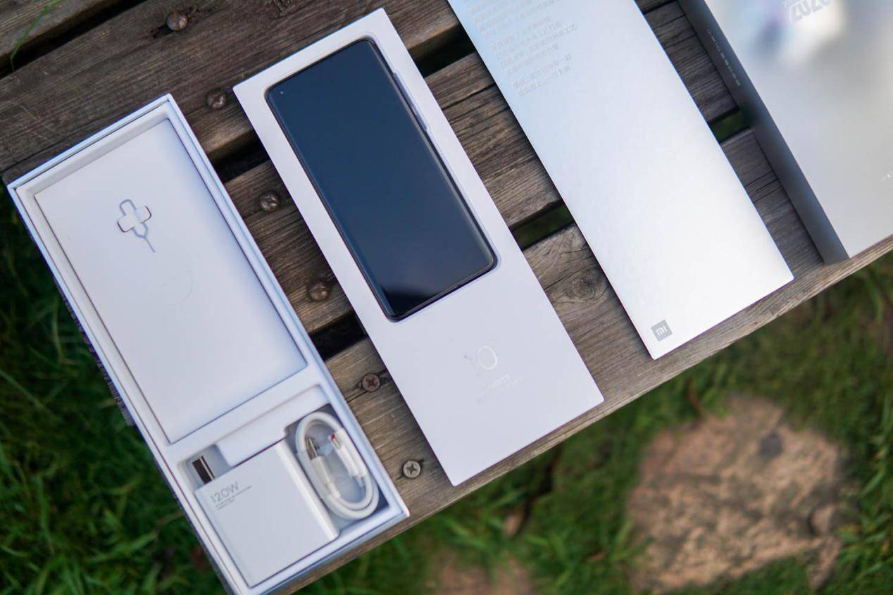 小米科技|告别低配高价，10月值得购买的四款机型，最后一款超80万预约