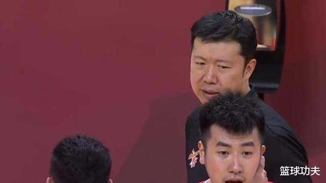 姚明|耻辱！老实人王治郅罕见爆粗，狠狠地给了姚明一记耳光，中国篮球的未来在何方？