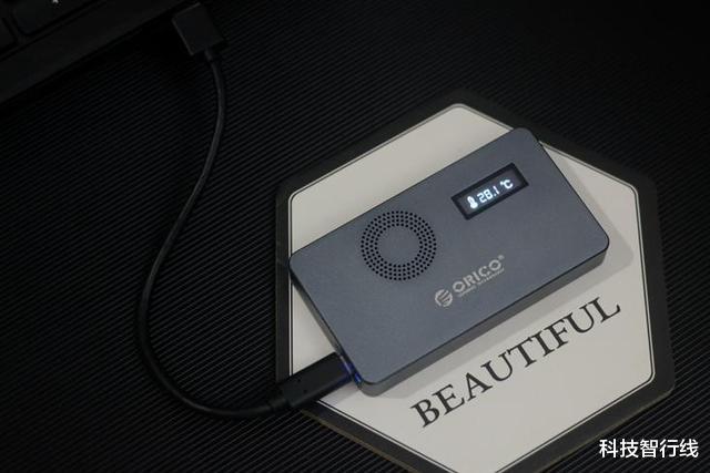 |移动硬盘盒增加了主动散热和温度数显,散热效果看得见