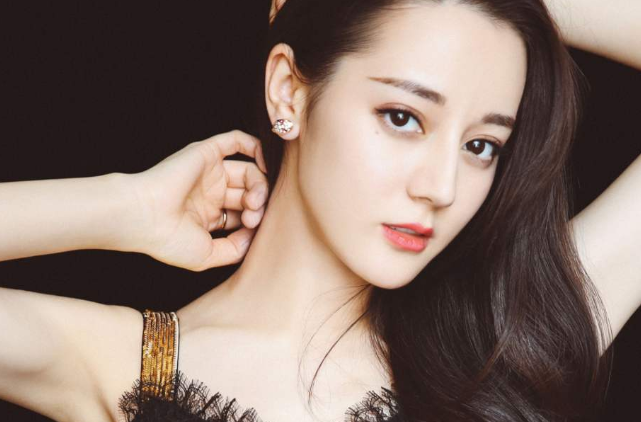 张佺|热巴说父亲是国家一级演员，自己钢琴十级，为什么没见过她弹？