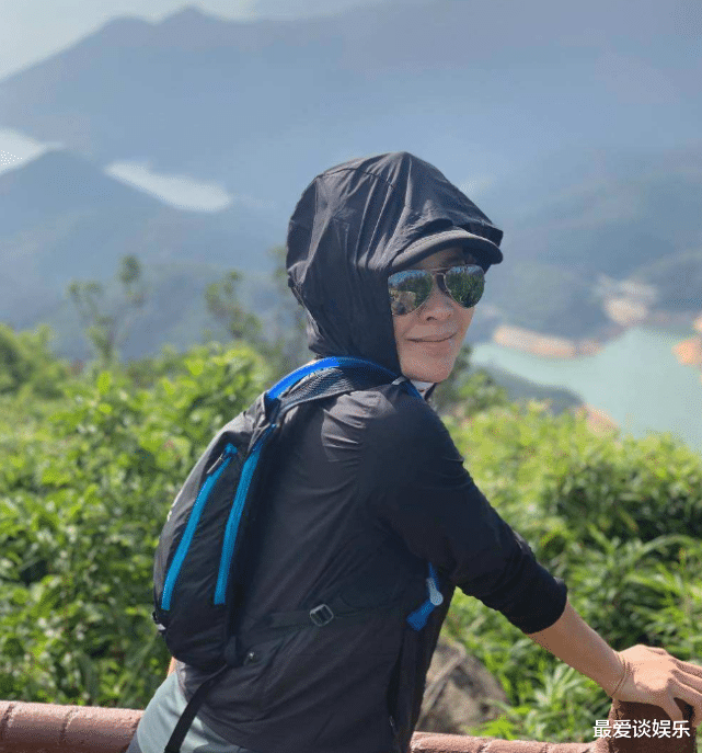 『刘德华』香港明星为啥那么耐老还瘦？刘德华30年不碰冰水，刘嘉玲太拼了