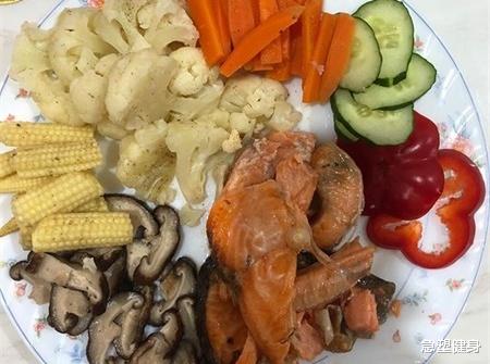 饮食|216斤大叔每天做2分钟平板支撑，坚持做1个月，身材会有多大变化