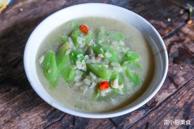 豆豉|舅舅一家来做客,妈妈做了8个农家菜招待,网友:真富有