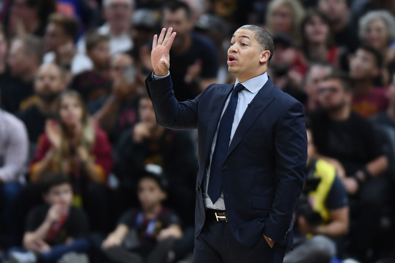 开拓者队|恭喜，开拓者！今夏首个续约巨星诞生，20+6前锋拒绝联手詹姆斯