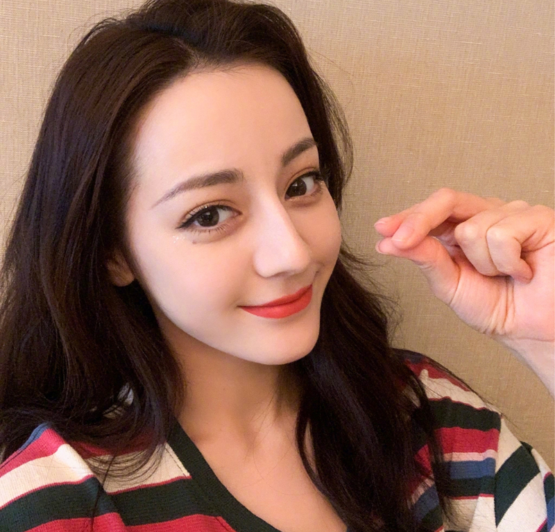 谢娜▲微博整顿7天明星们真粉数量暴露无遗 1.2亿粉丝的谢娜留言减半