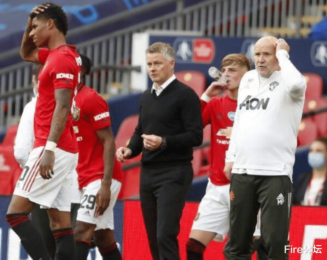 曼联|1-3！英超昔日霸主踢出耻辱一战！靠点球才扳回一城，双冠王梦碎