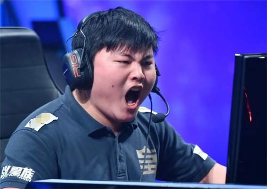 「Uzi」Uzi正式宣布退役！微博自述退役原因，看哭网友：再见了我的青春