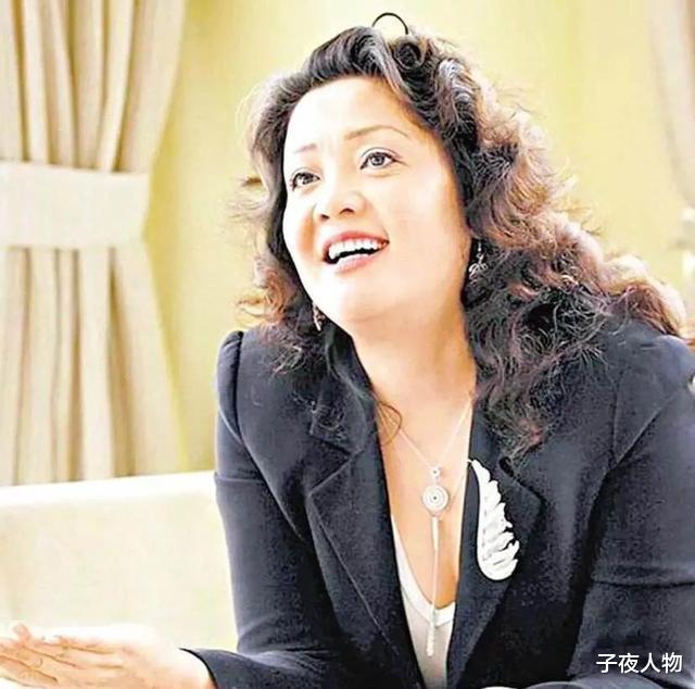 张兰|俏江南张兰与汪小菲爸离婚,却牵手摄影师老六:揭开婚姻残酷真相