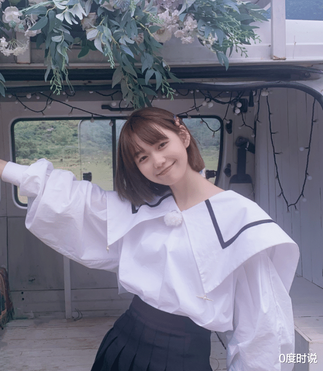 段奥娟■瘦下来的段奥娟堪比“整容”,当她穿上百褶裙后,美到不敢认