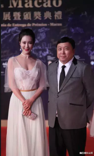 王晶|被王晶发掘时才读大二,拍3部电影狂捞31亿,今成最美晶女郎