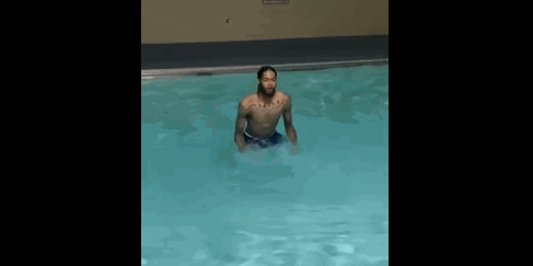 英格拉姆@私下特训！英格拉姆壮如杜兰特，球迷：周琦和他差不多！