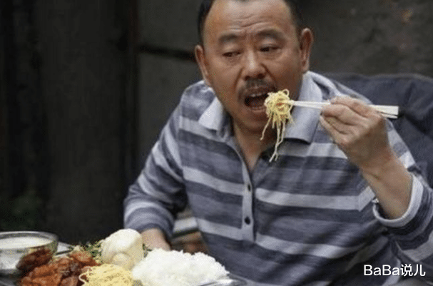 刘德华|刘德华和baby同在片场吃饭,观众:演员和明星差距瞬间了然!