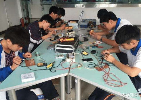 大学|想进国家电网，除了考取电力类大学之外，还可以报考这5个专业