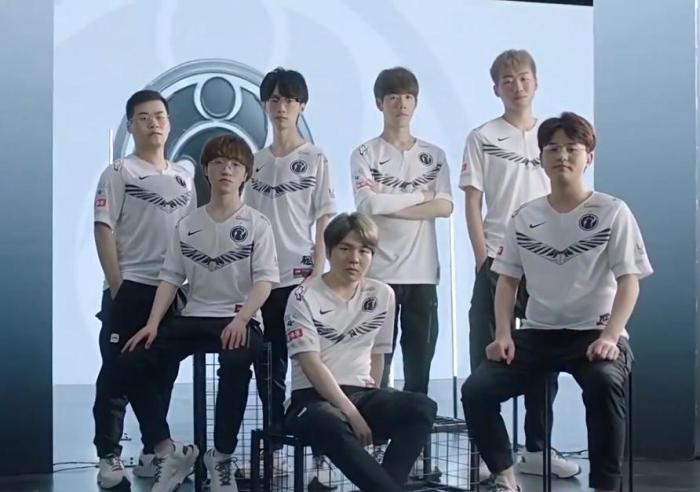 ig|IG赢V5后积分再度排名第一，LPL夏季赛最后一个名额：3争1！