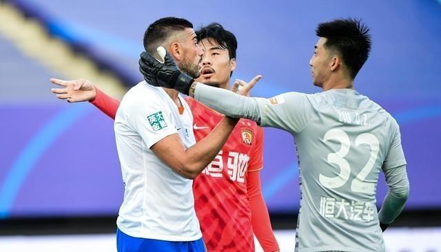 山东鲁能|鲁能争气！山东鲁能击败广州恒大！央视评郭田雨：这是一个奇兵