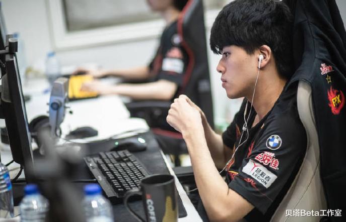 「fpx战队」FPX败给JDG后,赛后图发布!小天自闭了,doinb双眼无神一脸凝重