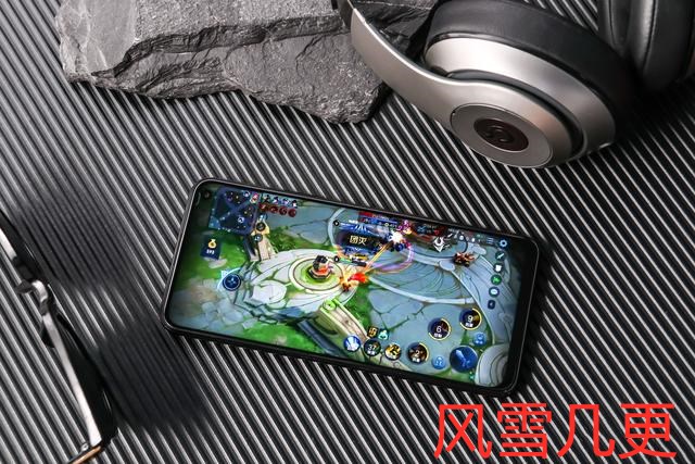 vivo|现在大一，想买个2000元以内的手机，推荐一下？