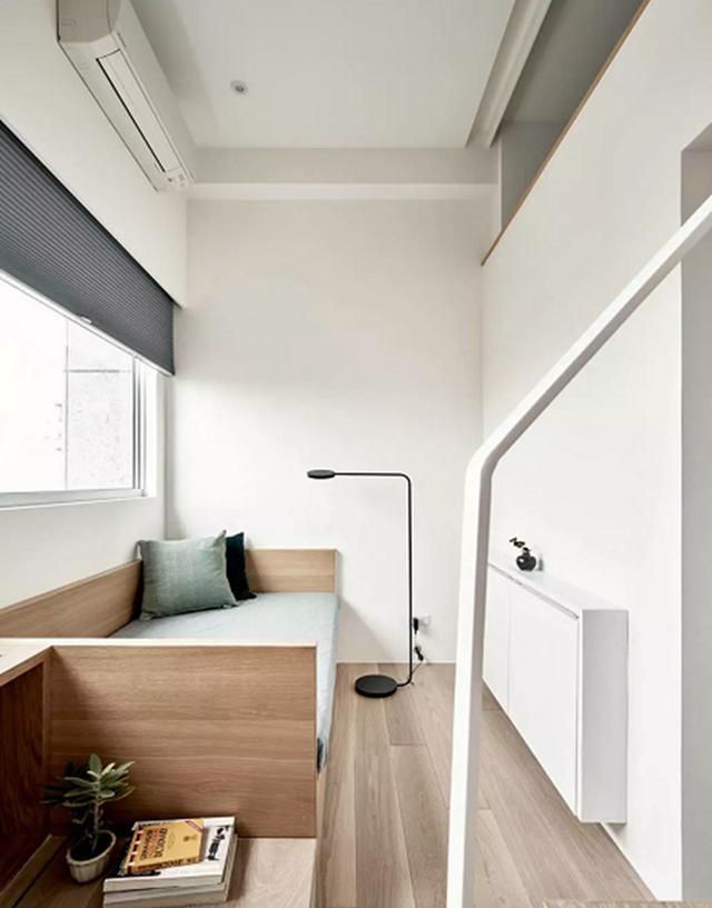 「」17.6㎡公寓，打造楼梯后有种豪宅既视感，一个人也能住的精致