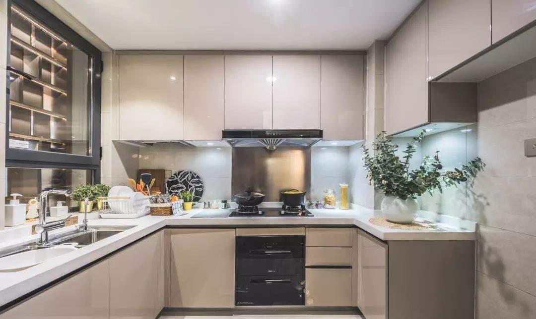 「」越来越多人在厨房安装吊柜，但是否有必要？了解后再做决定也不迟