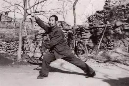 慈禧太后|慈禧身边暗藏3位武林高手，一人能躲子弹，一人能一招撂倒霍元甲