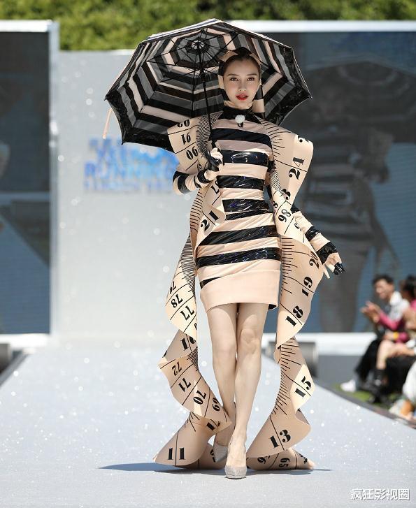 Angelababy■《奔跑吧》终于拿出杀手锏，AngelaBaby肉色连衣裙，直角肩太迷人