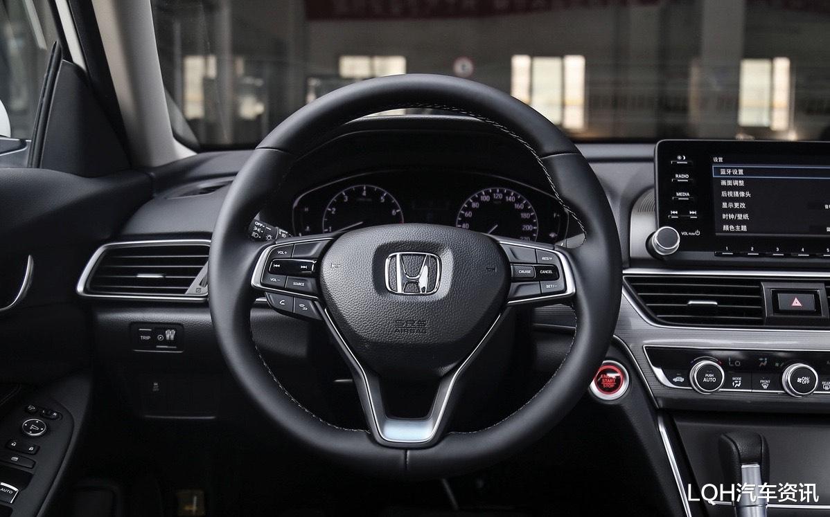 大众迈腾|8月大众迈腾销量暴涨,稳居第二,而雅阁、凯美瑞销量直线下滑