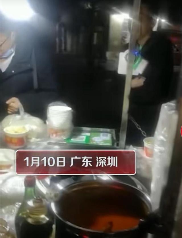 小松社会趣闻 深圳“美女摊主”走红，3名顾客自己动手做早餐，网友：我也想去