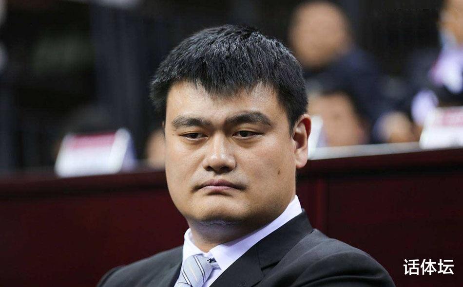 「青岛男篮」CBA全华班到来!这三支球队彻底慌了,球迷心疼:天不遂人愿啊!