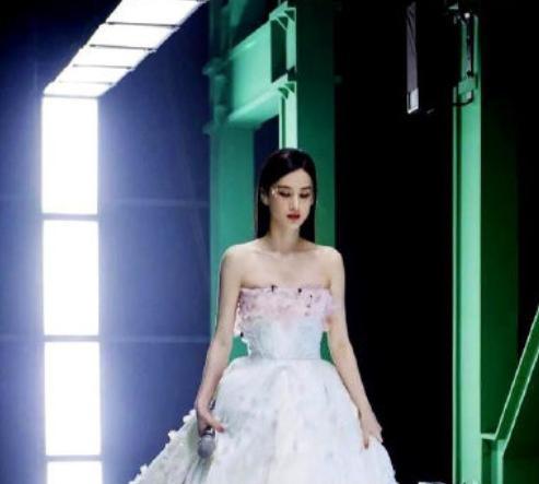 【张清芳】黄圣依也是宝藏女孩了,料越挖越多,这样搞下去会被骂到退圈吧