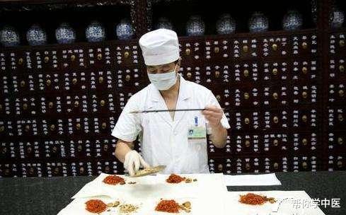 桂枝|献方子！浑身关节窜着疼，名医选出四味药，风邪没了，痛就消了