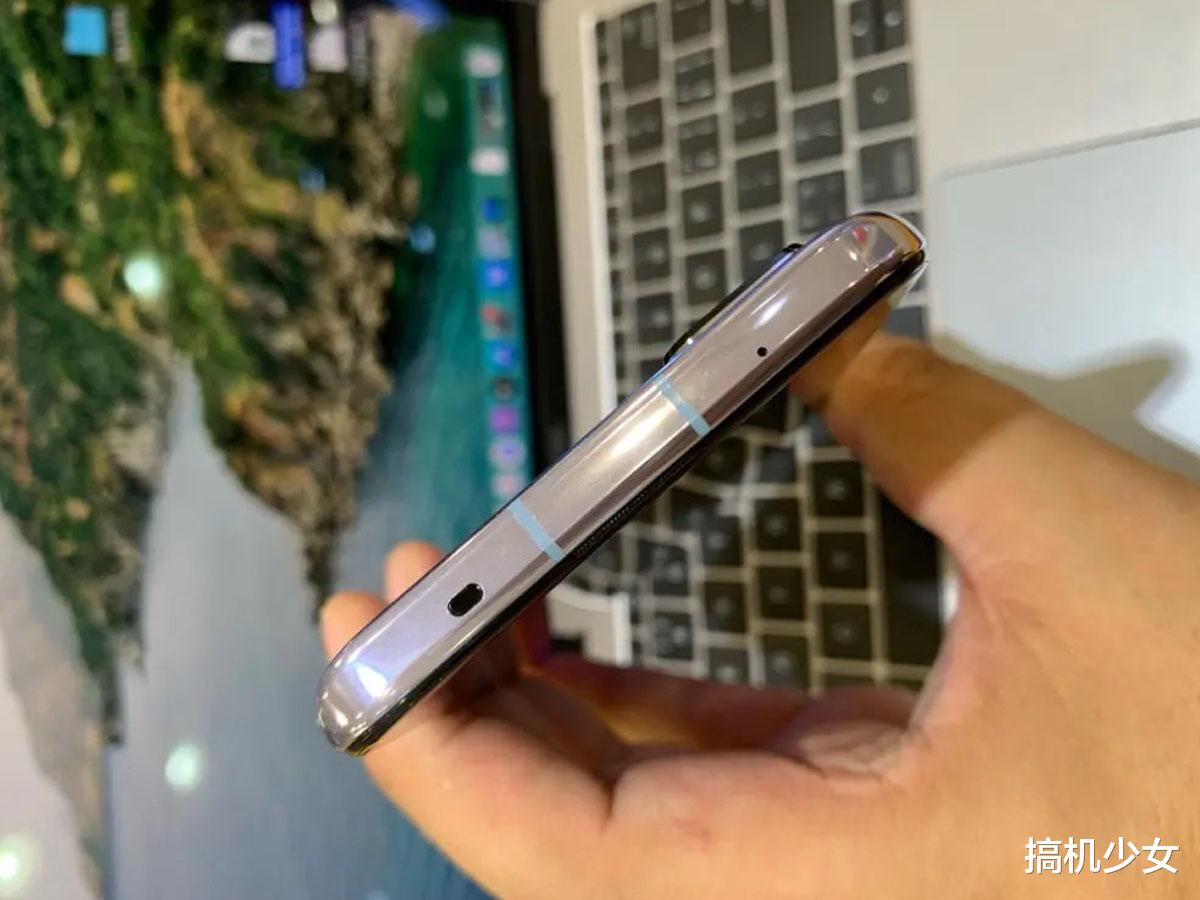 华为荣耀▲华为亮剑，跑分41万+5G双模+50倍变焦，不到两个月跌至2699元