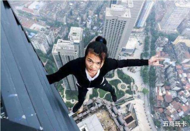 快手视频|快手直播网红触电身亡！看看直播科技的发展，带来的\奇葩\死法