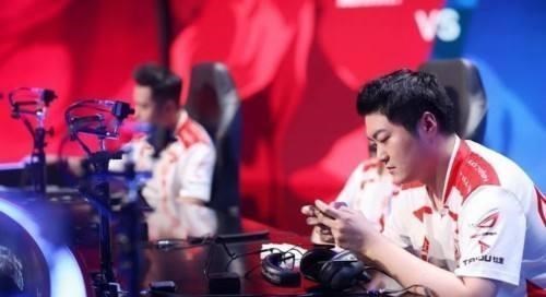 『kpl』老帅和无痕同样沦为替补，粉丝最心疼的却是无痕？原因其实简单