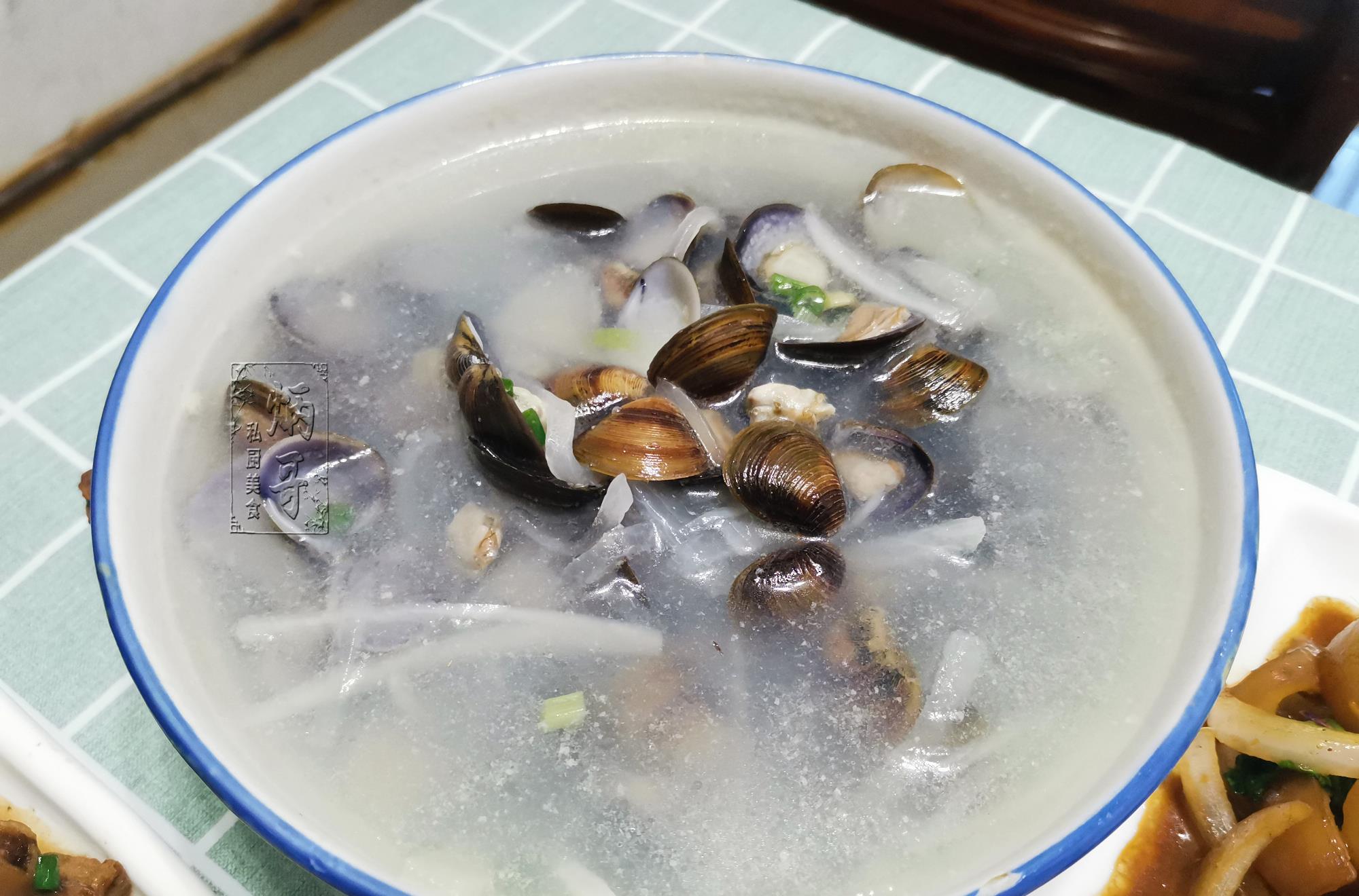 猪肉|青岛一家三口的晚餐，在朋友圈沸腾了，网友：看饿了，求蹭饭！