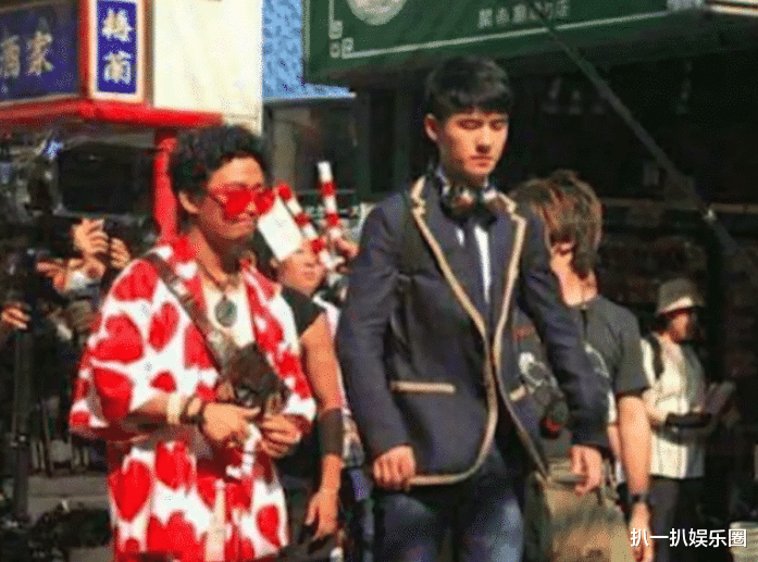 張子楓拍完《唐探3》在日本瞎逛時，意外入鏡中國綜藝，導演一臉懵逼-圖3