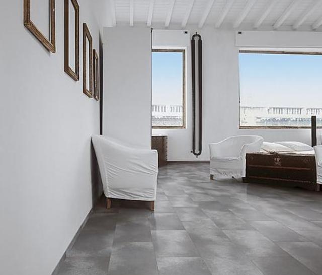 |朋友对师傅铺贴瓷砖提出质疑，原本5公分厚度，却铺成了10公分？