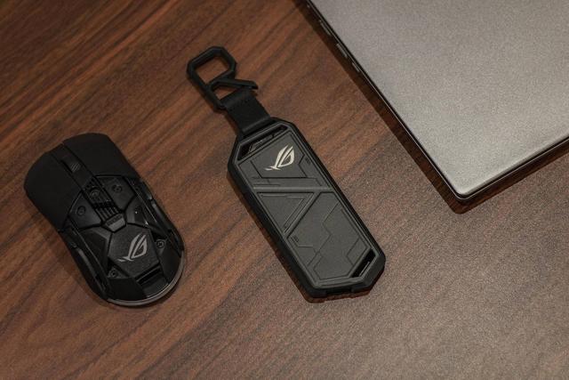 苹果|高速、高颜值的移动存储工具，ROG Strix Arion 幻影硬盘盒体验