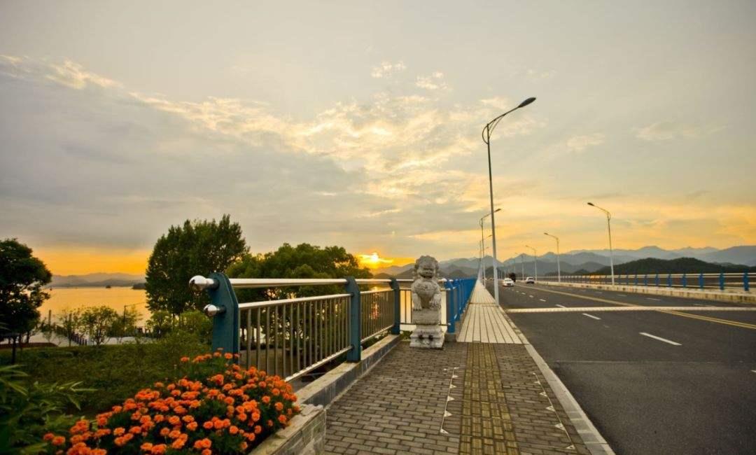 安徽:安徽五一自驾游首先路线,全程约146公里,感受山水画一般的美景