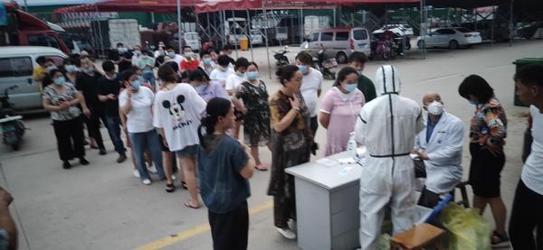 【武胜】郑州万邦、中部两岸等多家市场下架三文鱼，并对商户核酸检测