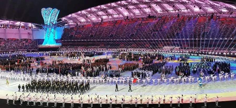 美军@屠呦呦：新冠早期症状与疟疾相似。那5名美军士兵恐脱不了干系