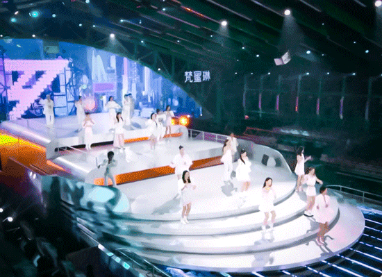 『肖战』《乘风破浪的姐姐》主题曲来袭！万茜力压蓝盈莹张雨绮宁静位居C位，超仙气