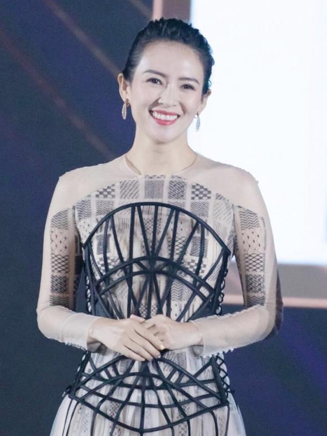 章子怡|杨幂与章子怡同框被秒成渣!侧脸扁平没辨识度,怎么鼻子也有点怪