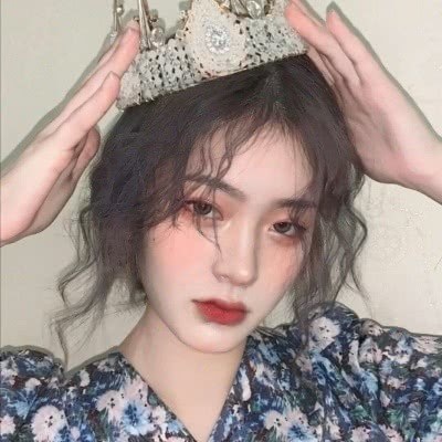 韩懿莹|网易云热评:同桌是个假小子,我喊她“老弟”,高考结束她穿着JK……