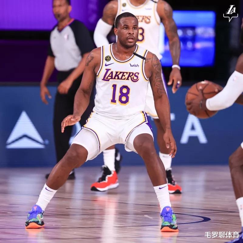 J·R·史密斯|湖人大胜唯一输家，53万强援遭弃用，宁可上JR散步也不用他太心酸